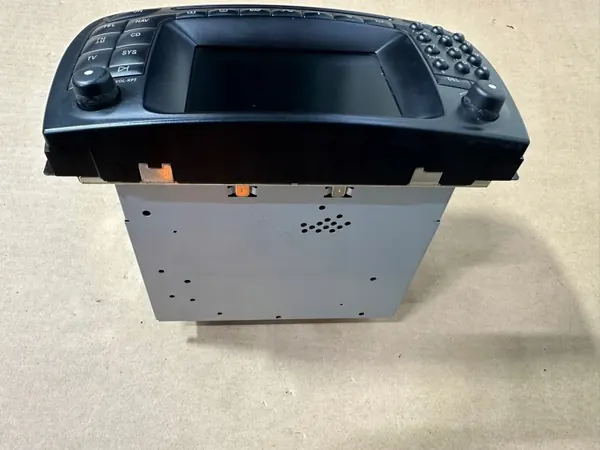 Mercedes SL R230 Head Unit OEM A2308202589 image 9