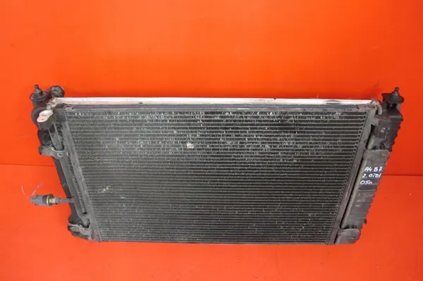 AUDI A4 B7 2.0 TDI Radiador de agua y AC 8E0121251L image 2