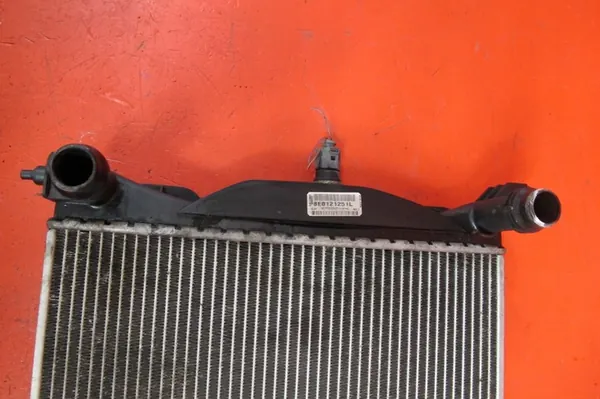 AUDI A4 B7 2.0 TDI Radiador de agua y AC 8E0121251L image 8