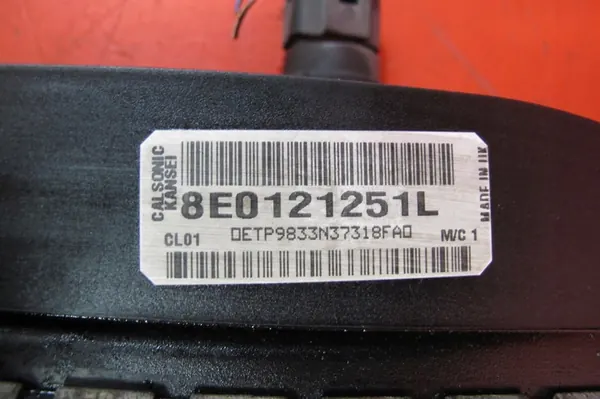 AUDI A4 B7 2.0 TDI Radiador de agua y AC 8E0121251L image 9