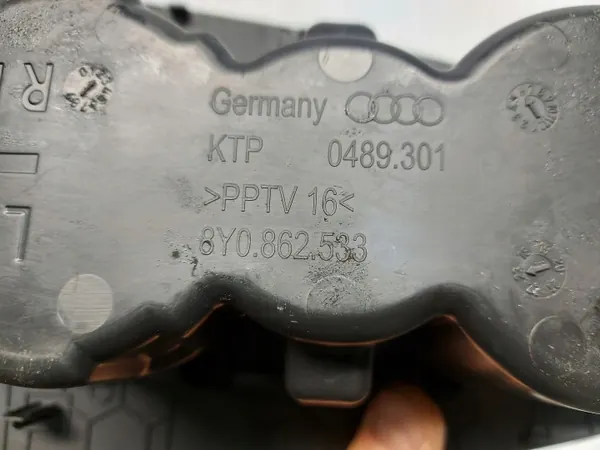 Audi Q4 E-TRON juomakuppiteline OEM 8Y0862533 image 4