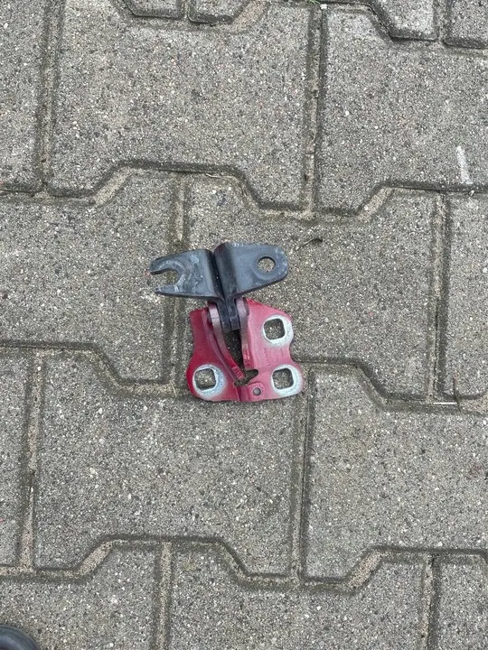 TESLA MODEL 3 Vänster Framdörrsbeslag OEM 1101035-99-F image 2