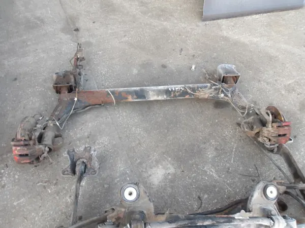 PASSAT B4 ABS Achterophangingbalk - Gebruikt image 2