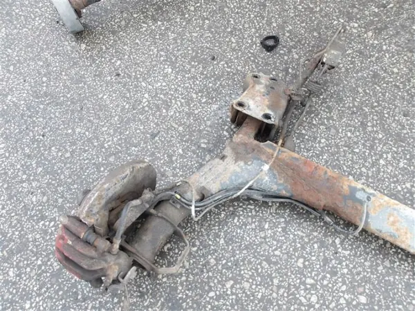 PASSAT B4 ABS Achterophangingbalk - Gebruikt image 3