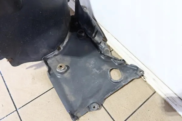 Mercedes CL vasen etulokasuoja OEM 2156980130/1330 image 7