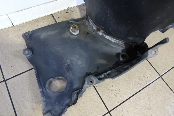Mercedes CL vasen etulokasuoja OEM 2156980130/1330 image 9