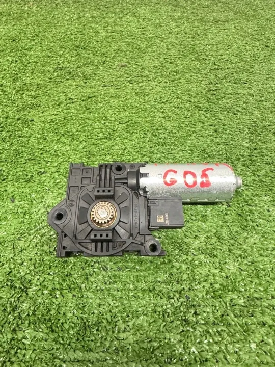 BMW X5 G05 kattoluukku moottori OEM 10030661A image 2