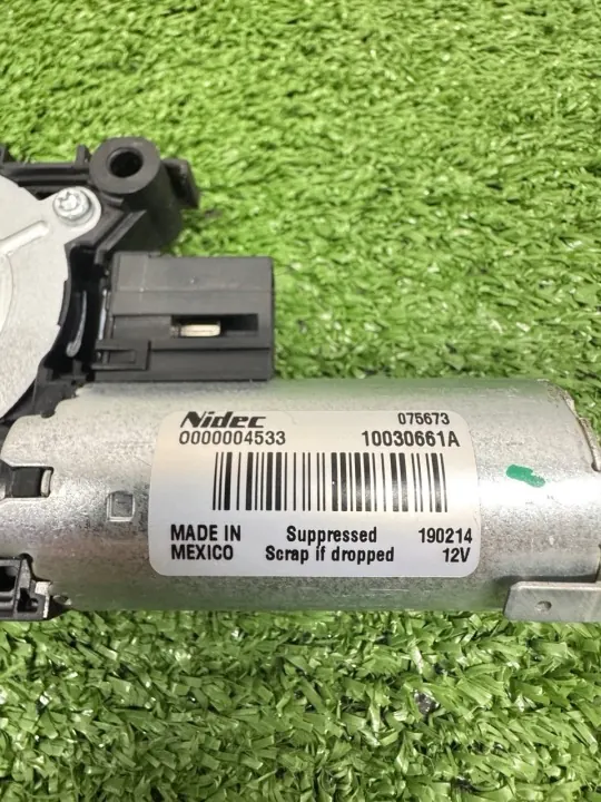 BMW X5 G05 kattoluukku moottori OEM 10030661A image 4