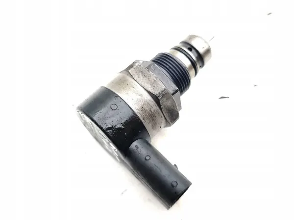 Régulateur pression carburant BMW X5 E70 OEM 14736227 image 2