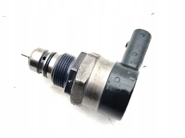 Régulateur pression carburant BMW X5 E70 OEM 14736227 image 4