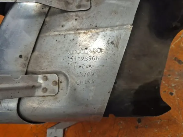Volvo XC60 08-13 Linker Uitlaatpijp Eind OEM 31323968 image 5
