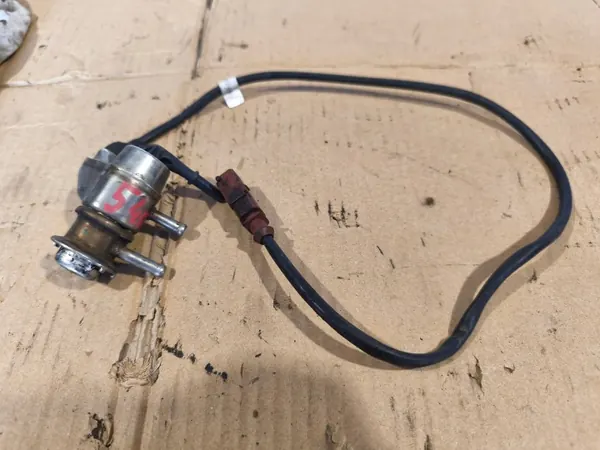Injecteur AdBlue VW AUDI SKODA 2.0 TDI OEM 04L131113J image 2