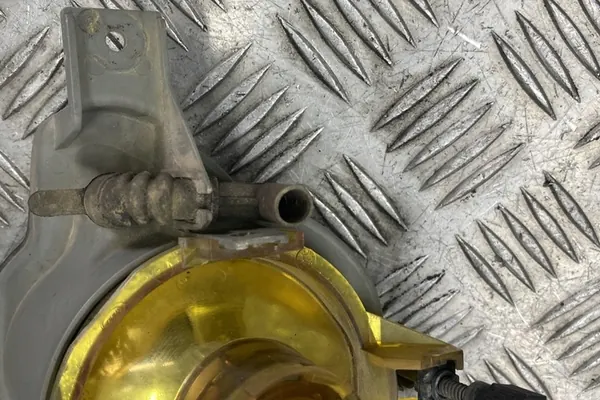 Farol dianteiro direito VOLVO V70 II 8620229 image 3