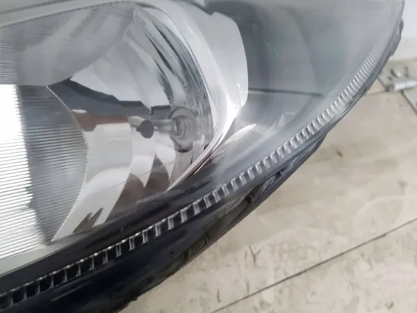 Ford OE 2126888 heijastin image 3