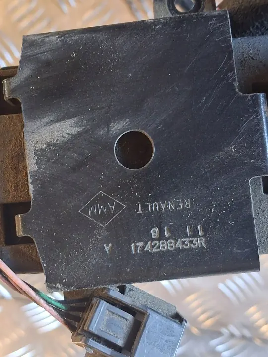 Module contrôle pompe à carburant Renault Scenic 4 174288433R image 3