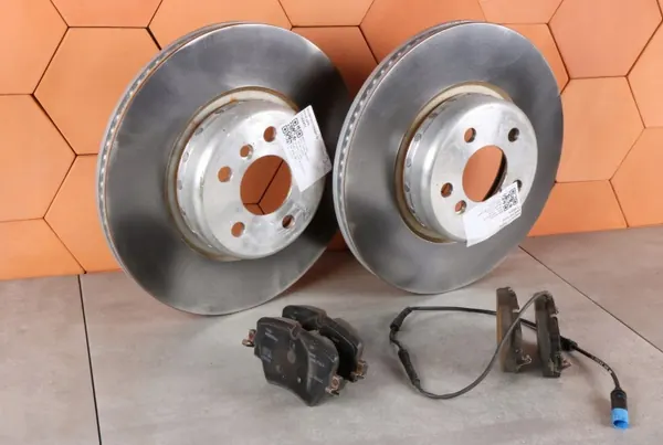 OEM 6880072 Framhjulsbromsskivor & Belägg Set 330x24 image 2