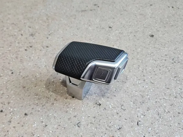 Audi Q7 växelspaksknopp OEM 4K2713140E - Begagnad image 2