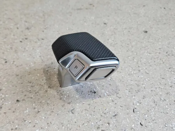 Audi Q7 växelspaksknopp OEM 4K2713140E - Begagnad image 3