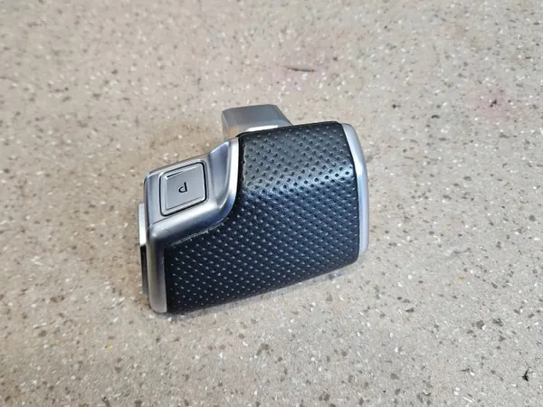 Audi Q7 växelspaksknopp OEM 4K2713140E - Begagnad image 6