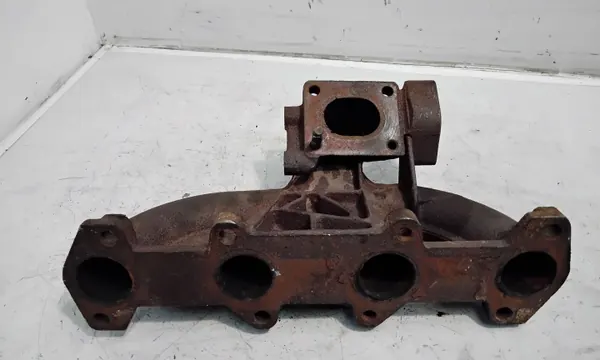 Colector de escape Fiat Doblo OEM JUR120677 Usado image 3
