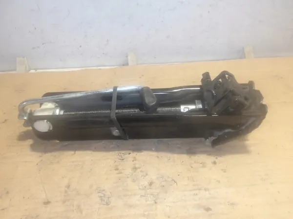 Biljacks OEM 3AA011031B för Passat B7 2.0TDI 177hk 2014 image 5