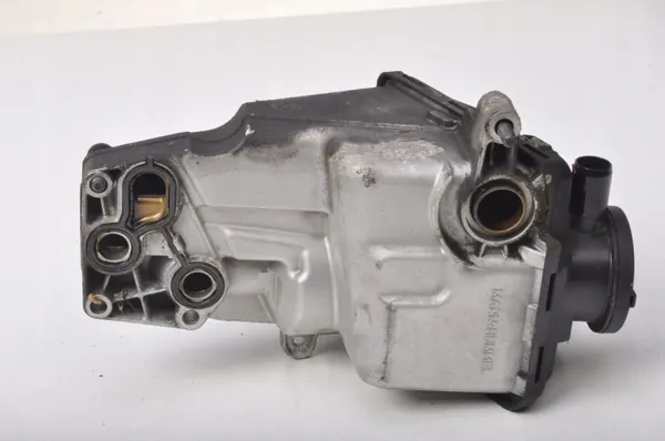 Separador de óleo Volvo OEM 31338685 - Peça OE usada image 3