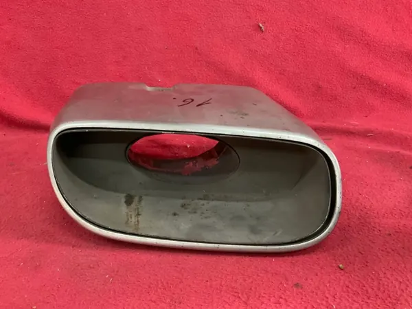 Porsche Panamera Äänenvaimenninpää OEM 97011168621 Oikea image 3