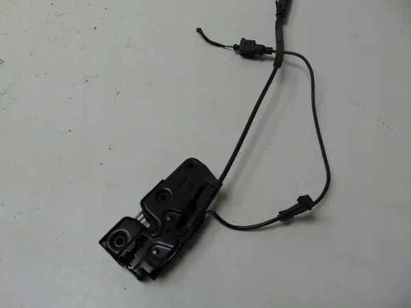 Audi A5 Motorhuvslås med mikroströmbrytare image 5