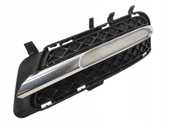 Bumperrooster Rechts Voor Halogeen DRL Mercedes W212 image 2