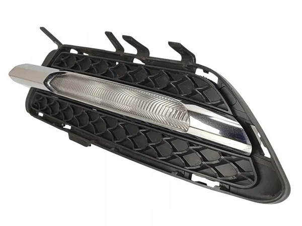 Bumperrooster Rechts Voor Halogeen DRL Mercedes W212 image 4