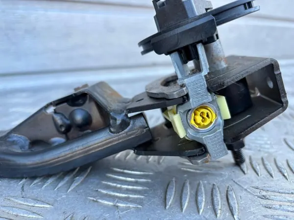 Volvo XC90 II Jarrupoljin OEM 31682024 image 3