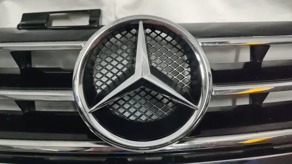 Mercedes-Benz Grill and Hood Trim image 2
