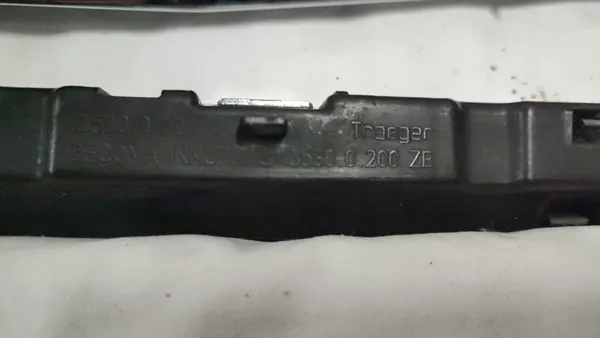 Mercedes-Benz Grill and Hood Trim image 6