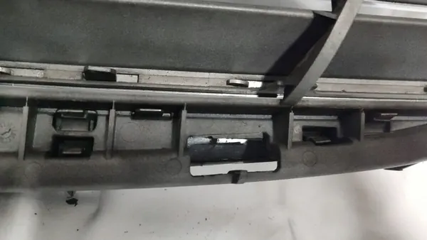 Mercedes-Benz Grill and Hood Trim image 7