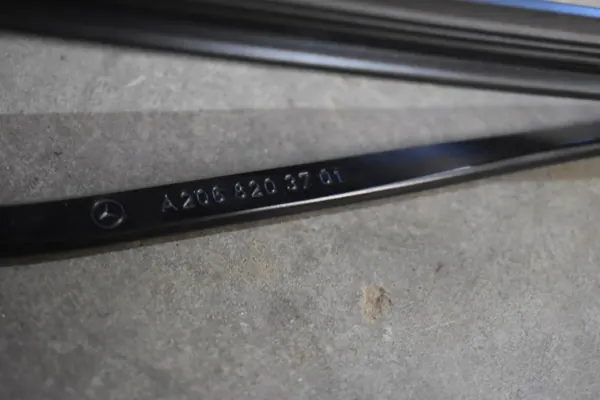 Brazos limpiaparabrisas Mercedes W206 OEM A2068201100, A2068203701 image 3