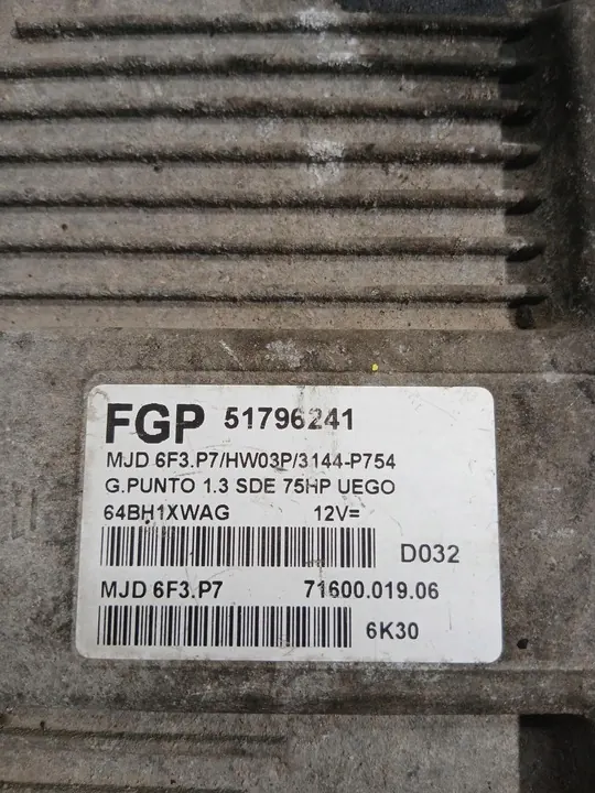 Ordinateur de moteur Fiat Grande Punto 1.3 JTD image 4