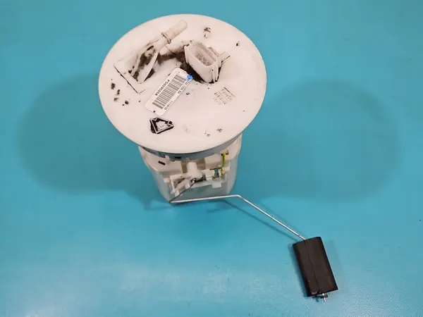 Bomba de combustible Mazda 2 II DE 1.3 16V 4 PIN ZJ381335XB image 2