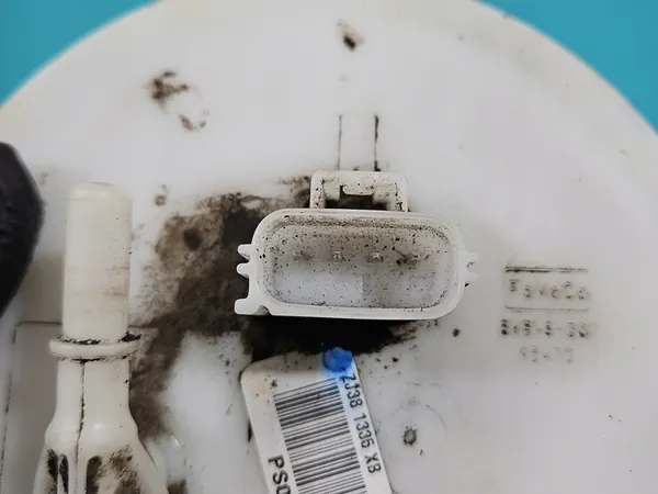 Bomba de combustible Mazda 2 II DE 1.3 16V 4 PIN ZJ381335XB image 4