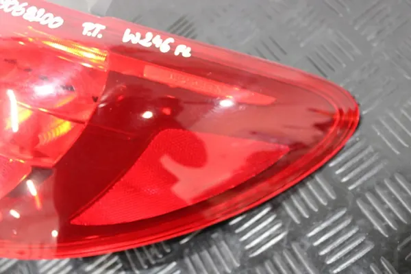 Achterlicht rechts A2469068200 Mercedes B-Klasse W246 Lift image 2