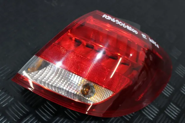 Achterlicht rechts A2469068200 Mercedes B-Klasse W246 Lift image 3