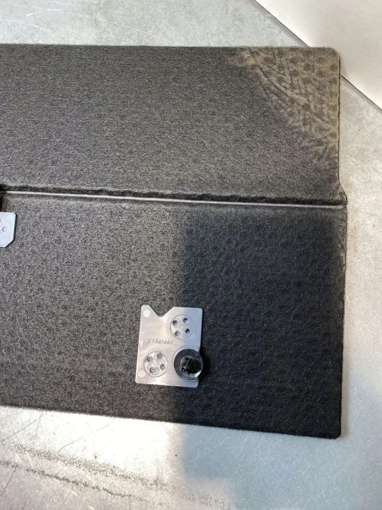 Alfombrilla de maletero Subaru Forester OEM FBZ21731 - Usado image 6