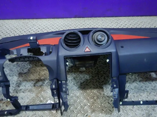Peugeot 1007 dashboard OEM 96592773 - Gebruikt image 3