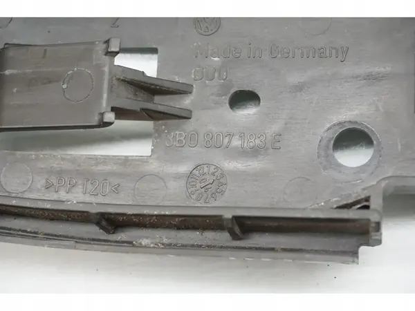 VW Passat Supporto Paraurti Anteriore Sinistro 2004 Station Wagon OEM image 5