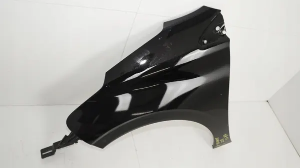 Etuvasen lokasuoja OEM 360204561 Peugeot 208:lle image 4
