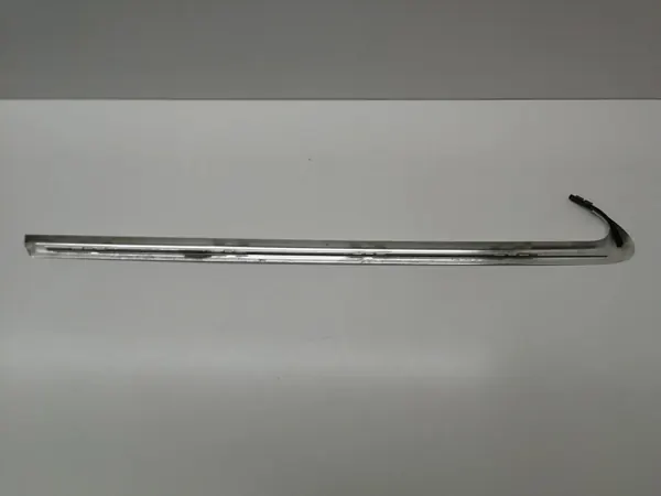 Audi OE 8K9853346R Bakrutslist höger sida image 4