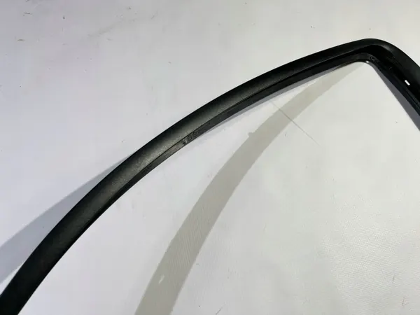 Cadre de vitre porte gauche OEM AR336351239AN Ford Mustang image 3