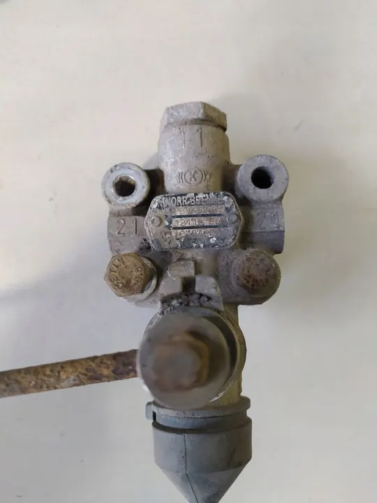 Vanne de Suspension Pneumatique KNORR-BREMSE (II19425) image 3