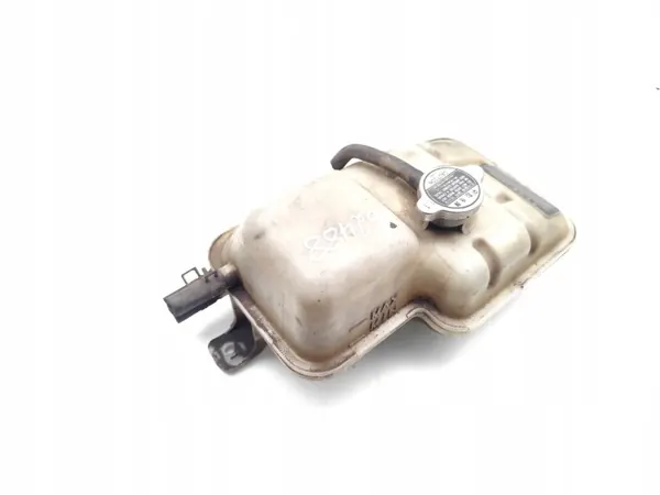 Kia Sorento Kylvätsketank OEM 25430-3E300 Begagnad image 3