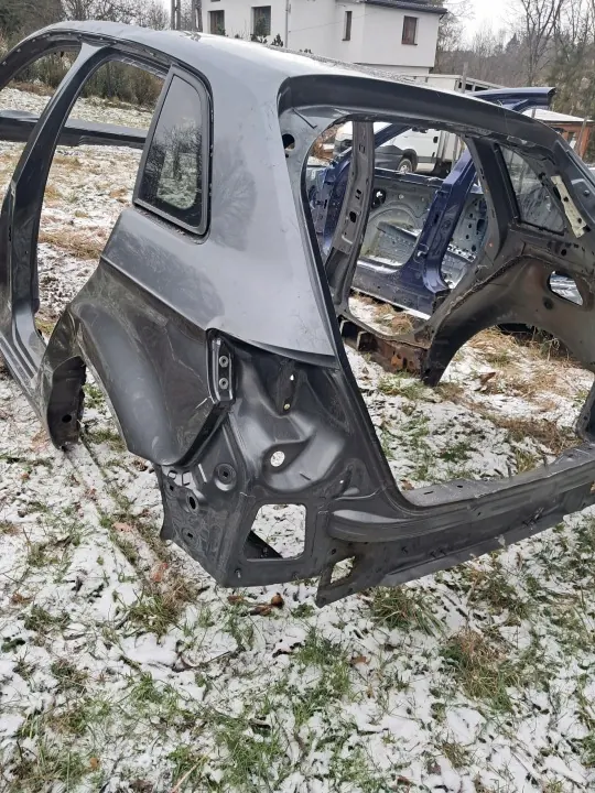 OEM 8V4 takavyö Audi A3/S3/RS3 Sportbackille image 3