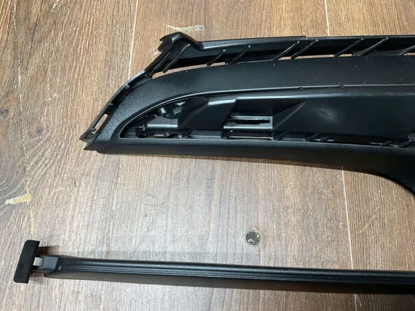 Bumperrooster voor links OEM 95B807819 Porsche Macan image 5